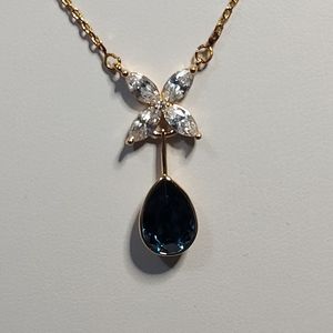 SWAROVSKI CRYSTAL FASHION NECKLACE, 18K GOLD PLATED